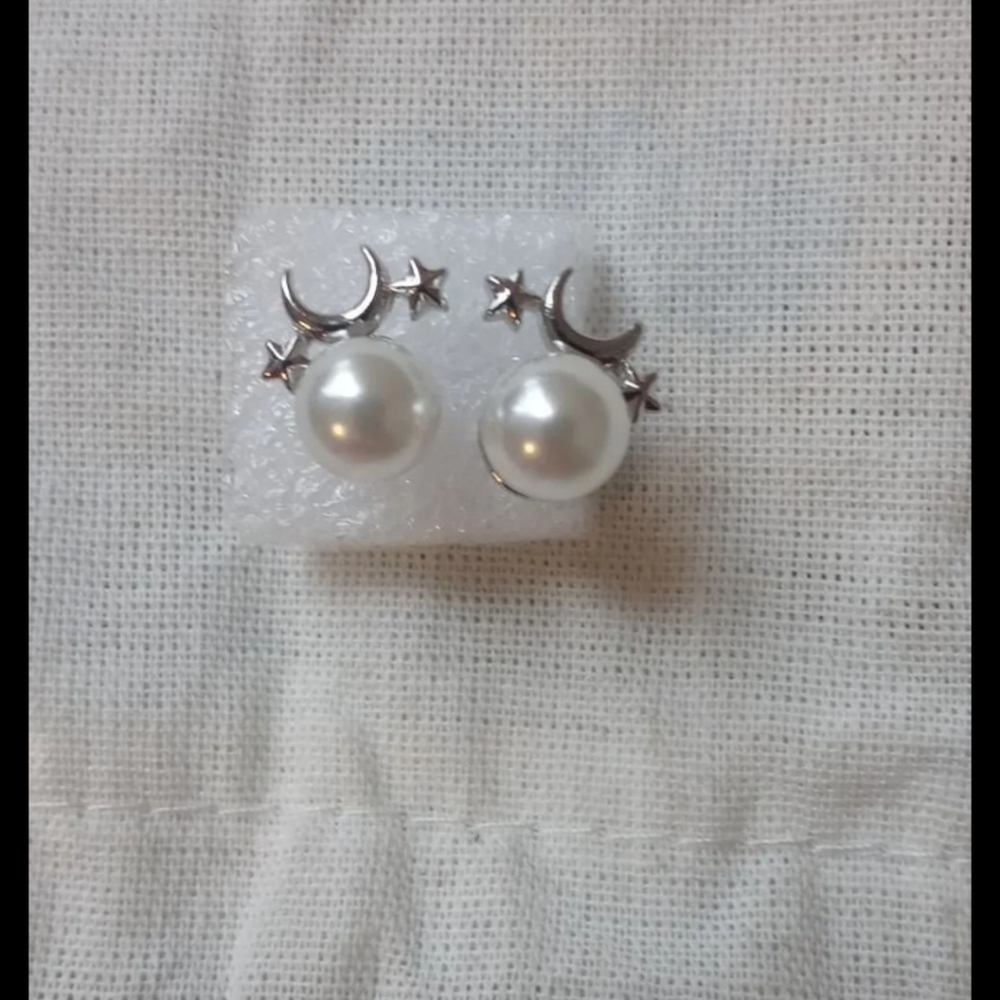 Cosmic Pearls Earrings
